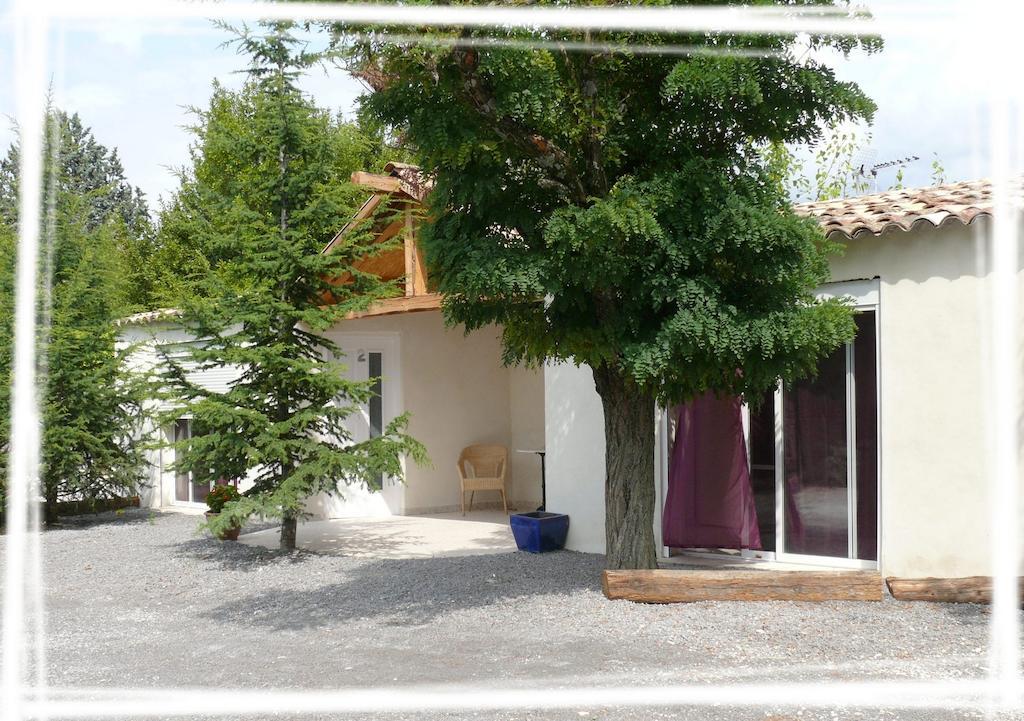 Auberge De La Couronne Lablachère Buitenkant foto