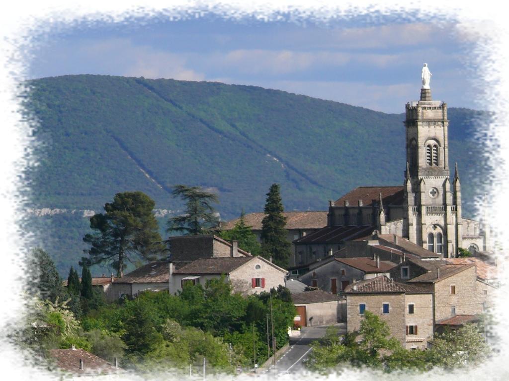 Auberge De La Couronne Lablachère Buitenkant foto