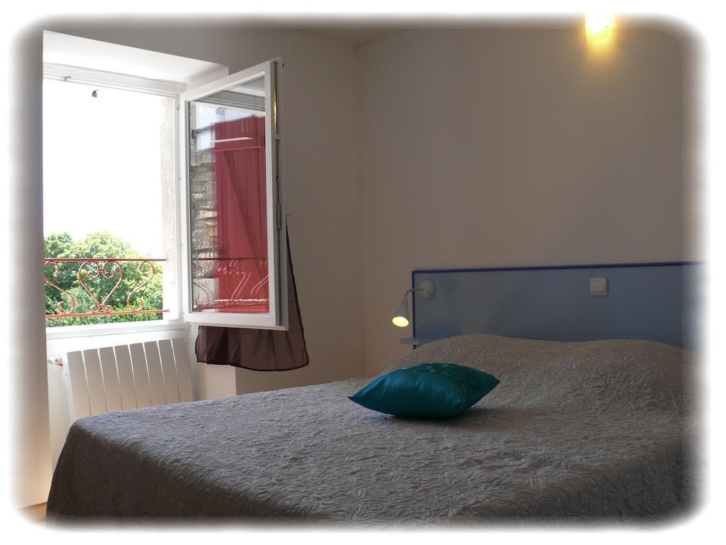 Auberge De La Couronne Lablachère Kamer foto