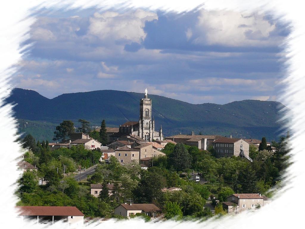 Auberge De La Couronne Lablachère Buitenkant foto